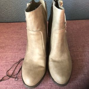 Ladies boots